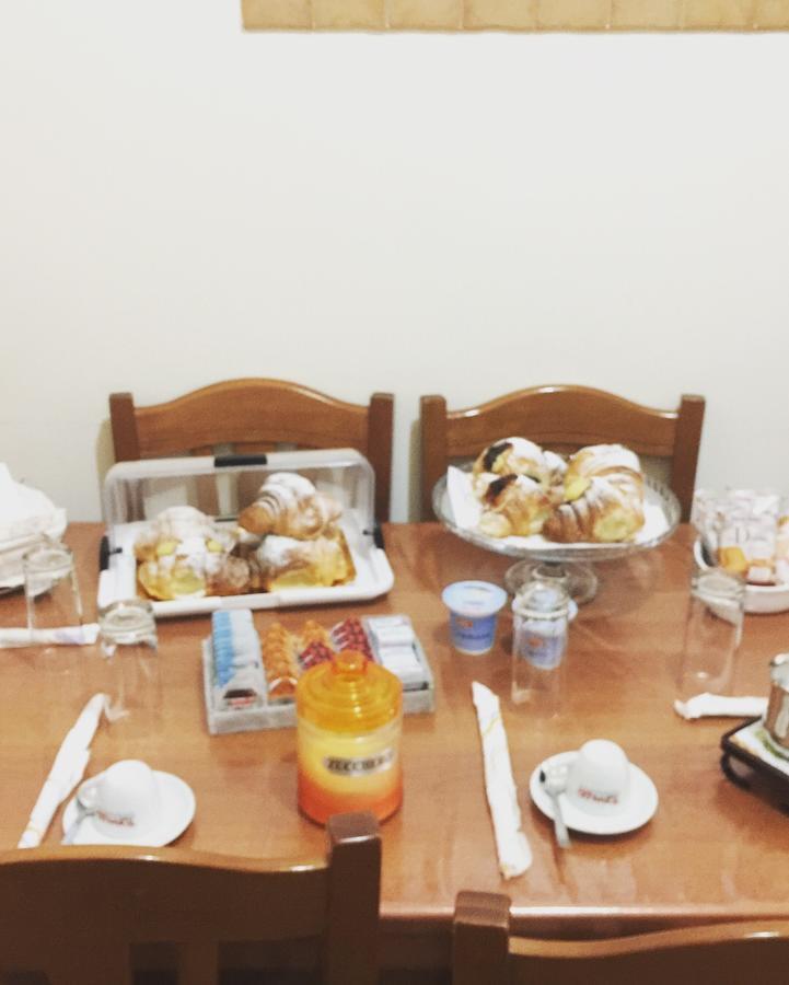 Bed and Breakfast I Sorrisi Di Napoli Esterno foto